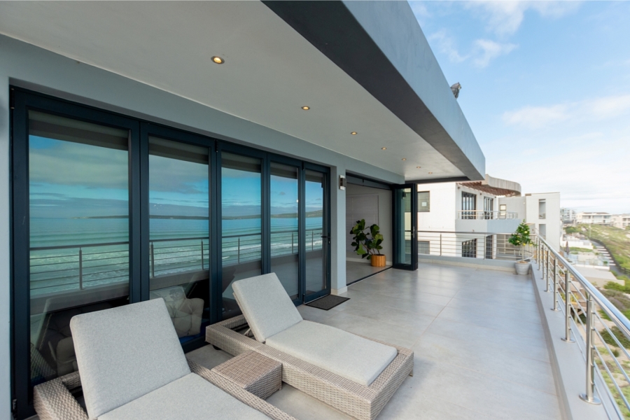 7 Bedroom Property for Sale in Calypso Beach Western Cape